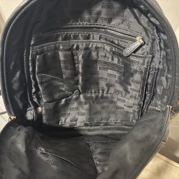 ❤️Michael Kors Large Pebbled Leather Travel Backpack - Picture 9 of 9